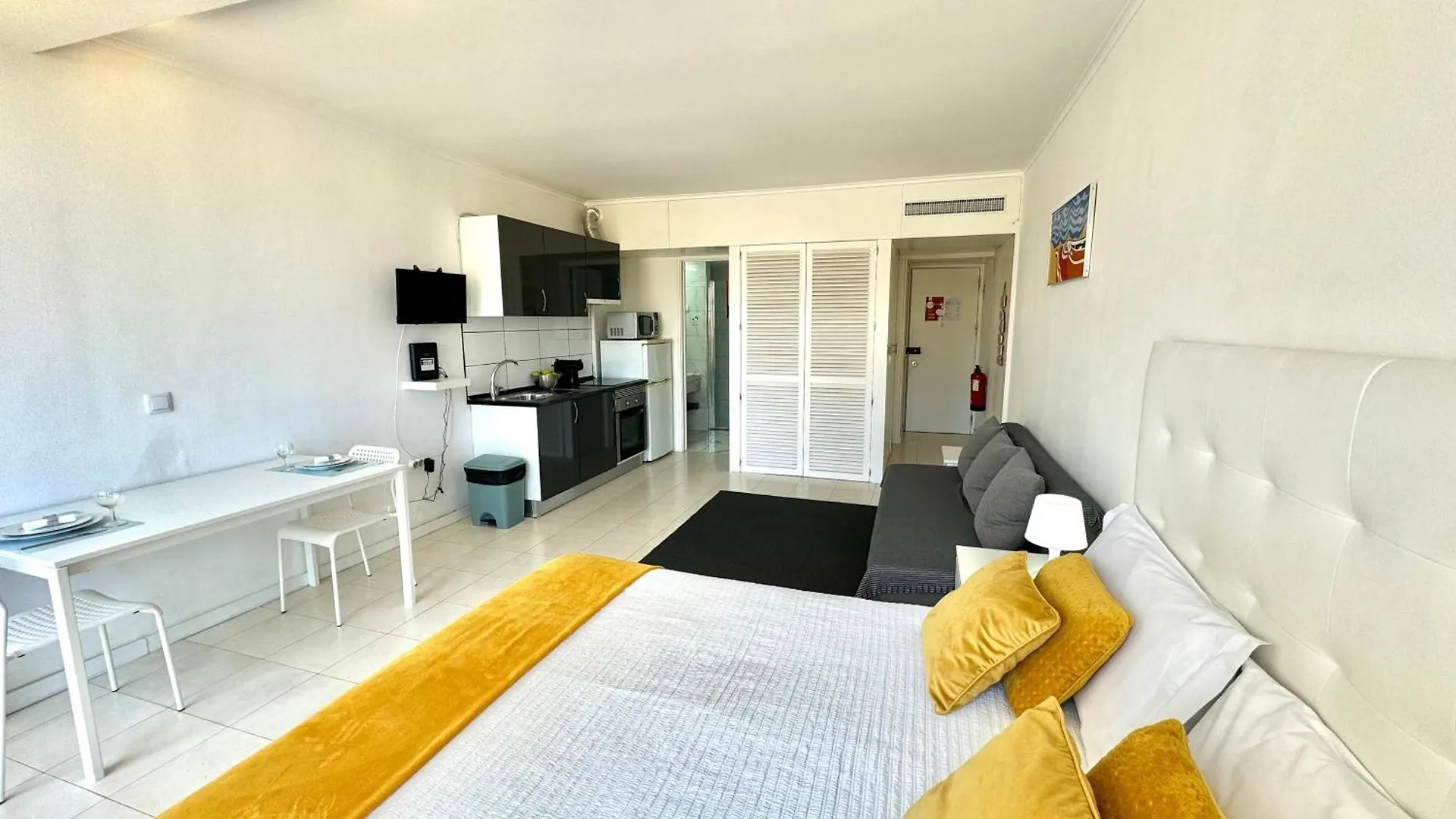Praia Da Rocha, 808 Tarik, Lovely Studio, Sea View, Air Conditioning, Free Wi-Fi, By Ig Portimao Portugal
