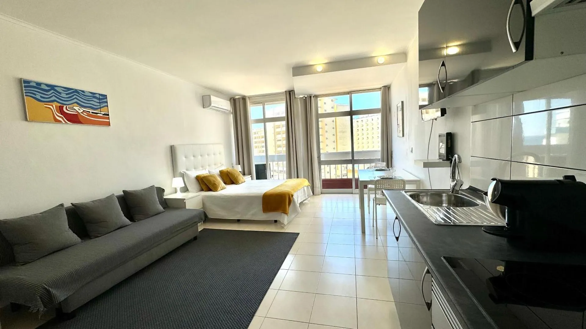 Praia Da Rocha, 808 Tarik, Lovely Studio, Sea View, Air Conditioning, Free Wi-Fi, By Ig Portimao Apartment